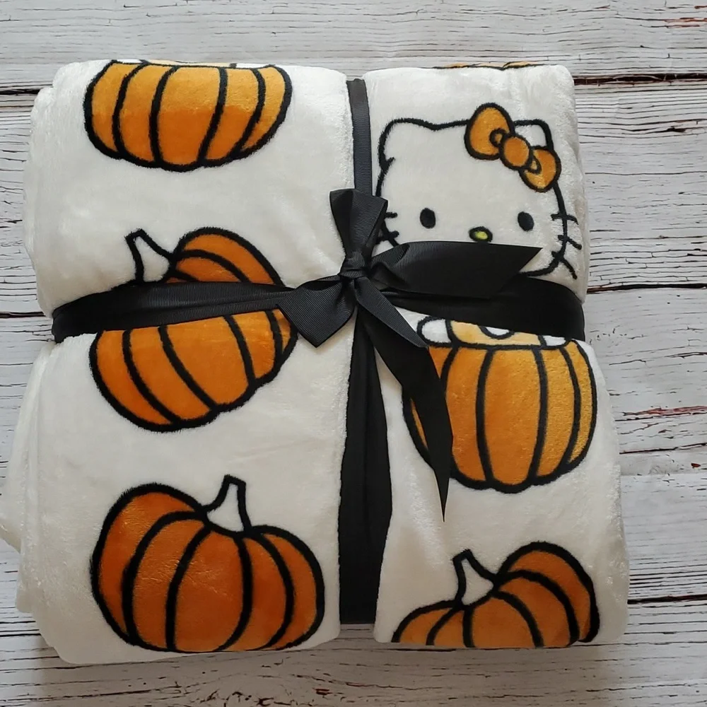 🆕️ SANRIO HELLO KITTY HALLOWEEN SOFT PLUSH BLANKET (FULL/QUEEN)